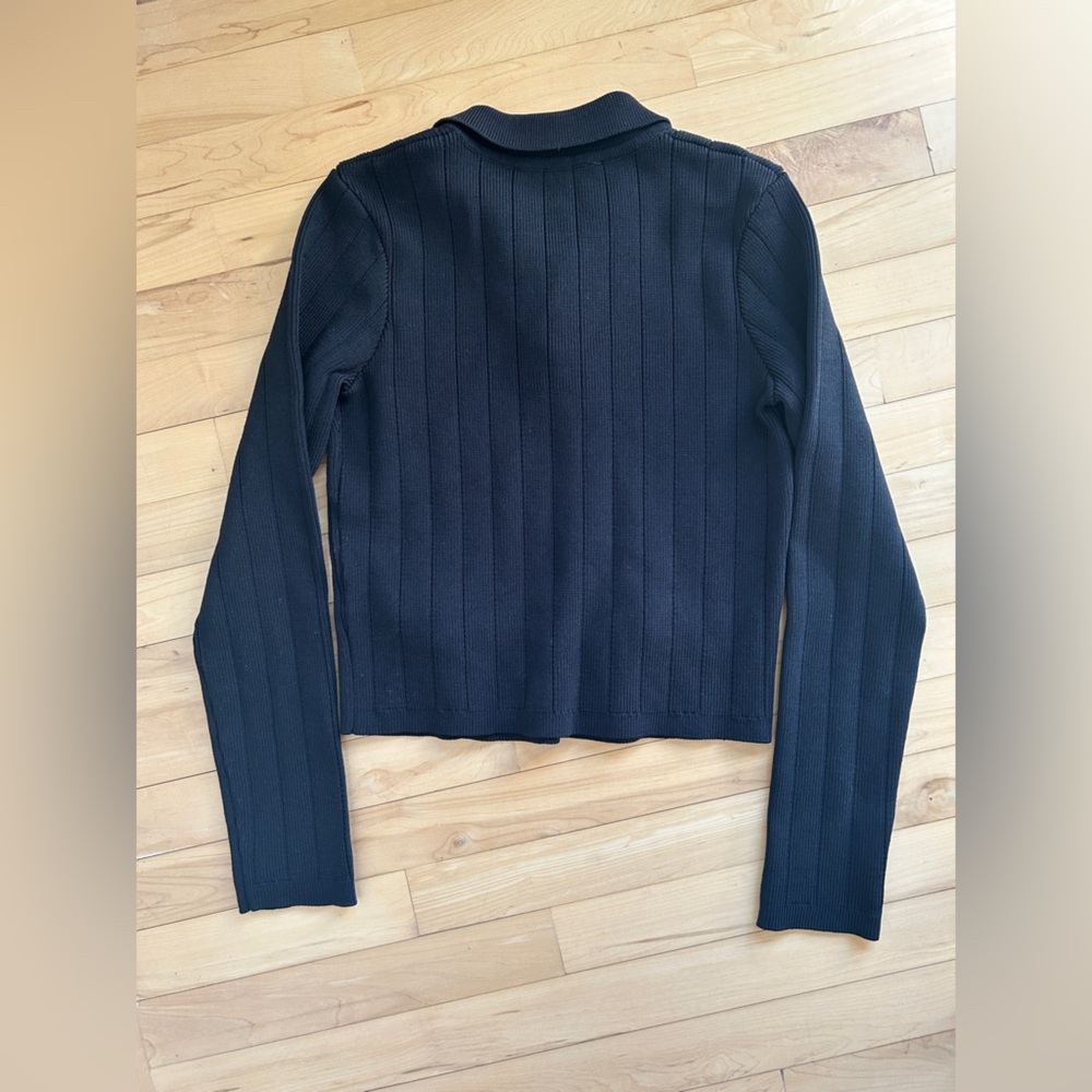 Endless Rose: Ribbed Sweater w/ Beautiful Buttons - Size M - Picture 8 of 11